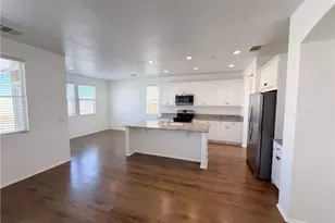 15110 Paseo Verde Pl, Victorville, CA 92394 - Photo 6