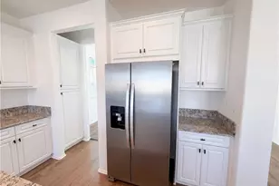 15110 Paseo Verde Pl, Victorville, CA 92394 - Photo 8