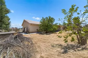 11906 Apatite Ave, Hesperia, CA 92345 - Photo 12