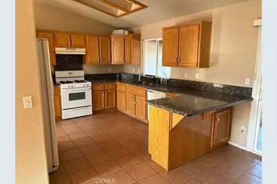 11906 Apatite Avenue, Hesperia, CA 92345 - Photo 6
