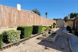 26820 Oxford Ct, Hemet, CA 92544 - Photo 20