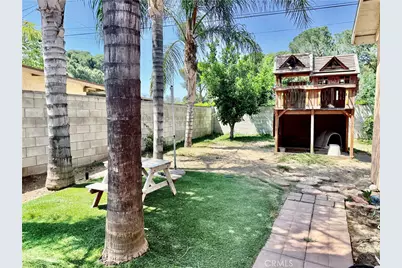 18854 6th, Bloomington, CA 92316 - Photo 22