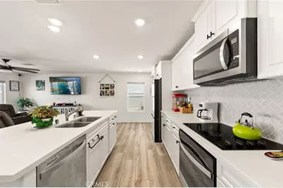 22641 Spotted Fox, Nuevo, CA 92567 - Photo 8