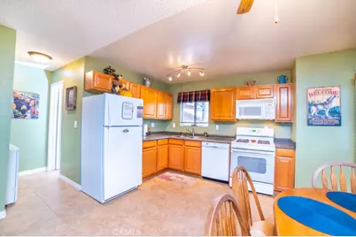 936 D Lane, Big Bear City, CA 92314 - Photo 4