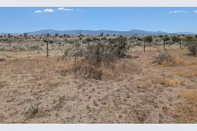 7 Dos Palmas, Pinon Hills, CA 92372 - Photo 2