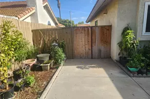 26166 Windemere Way, Moreno Valley, CA 92555 - Photo 32