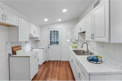 126 N Cota, Corona, CA 92882 - Photo 12