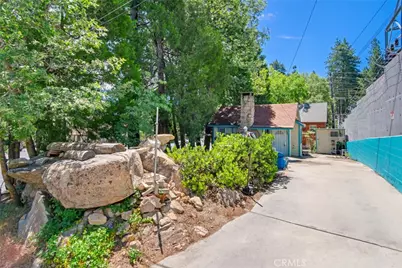 27601 Weirwood Drive, Lake Arrowhead, CA 92352 - Photo 4