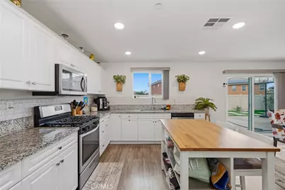 14482 Chumash, Victorville, CA 92394 - Photo 16