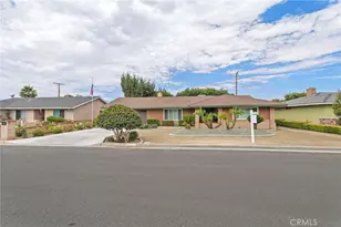 26433 Chestnut Dr, Hemet, CA 92544 - Photo 2
