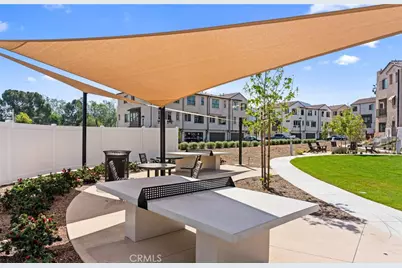 106 Sorrel Court, Burbank, CA 91506 - Photo 12