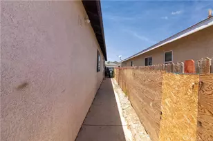 13363 Merry Oaks, Victorville, CA 92392 - Photo 26