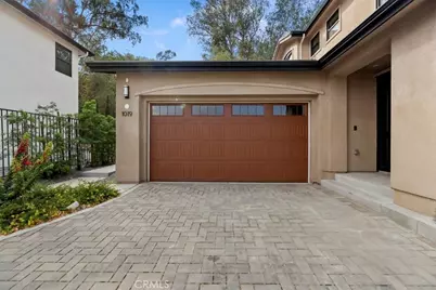 1019 N Staley Lane, Los Angeles, CA 90042 - Photo 2