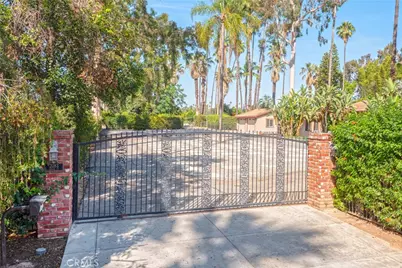 2083 Grace, Riverside, CA 92504 - Photo 8