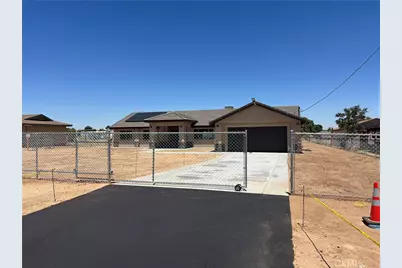 15162 Larch, Hesperia, CA 92345 - Photo 2