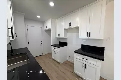 21975 Mohican, Apple Valley, CA 92307 - Photo 18