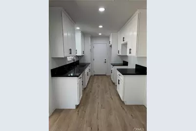 21975 Mohican, Apple Valley, CA 92307 - Photo 16