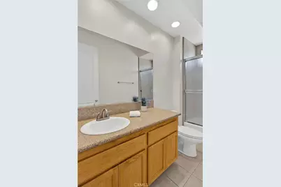 9452 Cedar Street, Oak Hills, CA 92344 - Photo 36