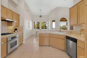 9452 Cedar St, Oak Hills, CA 92344 - Photo 20