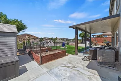 23506 Badger Creek, Menifee, CA 92587 - Photo 40