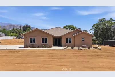 12865 Custer, Yucaipa, CA 92399 - Photo 2