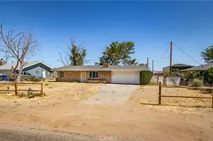 21798 Standing Rock Ave, Apple Valley, CA 92307 - Photo 2