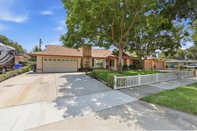 10426 Bonneville, Riverside, CA 92505 - Photo 4