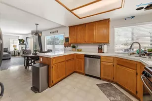 352 Leafwood Ct, Riverside, CA 92506 - Photo 16