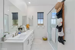 129 Carlow, Irvine, CA 92618 - Photo 32