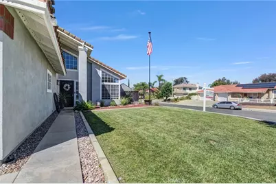 25417 Clover Glen Cir, Murrieta, CA 92563 - Photo 4