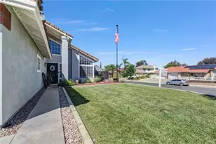 25417 Clover Glen Cir, Murrieta, CA 92563 - Photo 4