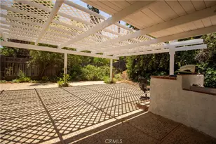 2350 Shadow Hill Dr, Riverside, CA 92506 - Photo 4
