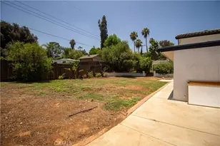 2350 Shadow Hill Dr, Riverside, CA 92506 - Photo 2