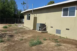 633 N Yale St, Hemet, CA 92544 - Photo 32