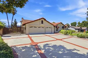 165 Cottonwood Ave, Riverside, CA 92506 - Photo 8