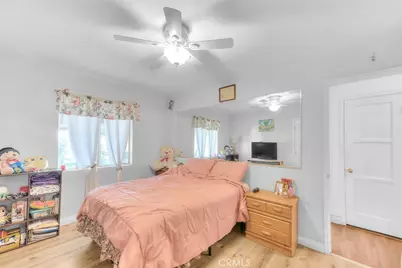 17788 San Bernardino, Fontana, CA 92335 - Photo 18