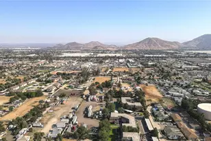17788 San Bernardino, Fontana, CA 92335 - Photo 56