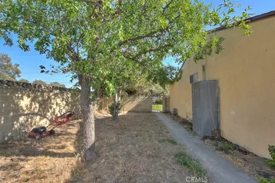 17788 San Bernardino, Fontana, CA 92335 - Photo 42