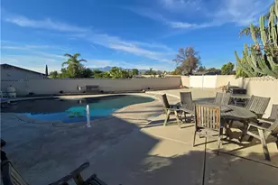 8725 Boxwood Ct, Fontana, CA 92335 - Photo 14