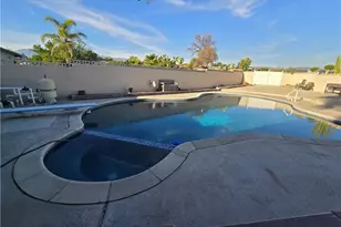 8725 Boxwood Ct, Fontana, CA 92335 - Photo 2