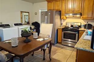 1346 W Century, Los Angeles, CA 90044 - Photo 8