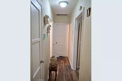1346 W Century, Los Angeles, CA 90044 - Photo 4