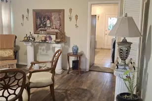 1346 W Century, Los Angeles, CA 90044 - Photo 4