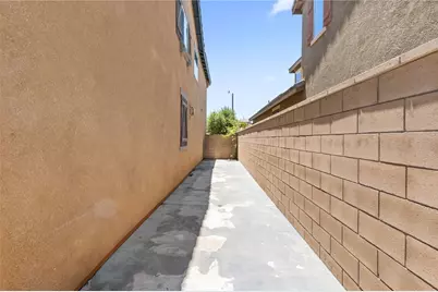 15466 Red Pepper, Fontana, CA 92336 - Photo 48