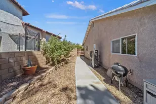 18015 Wildwood, Victorville, CA 92395 - Photo 42