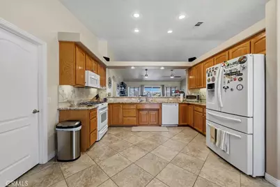 18015 Wildwood, Victorville, CA 92395 - Photo 18