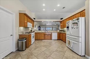 18015 Wildwood, Victorville, CA 92395 - Photo 18