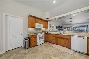 18015 Wildwood, Victorville, CA 92395 - Photo 20