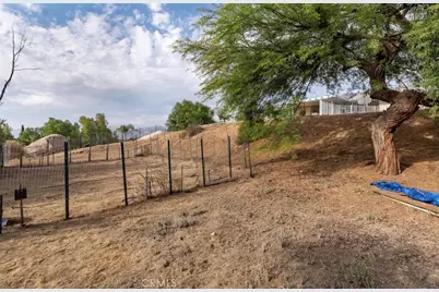 27531 Big Springs Ranch, Hemet, CA 92544 - Photo 32