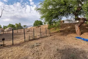 27531 Big Springs Ranch, Hemet, CA 92544 - Photo 32